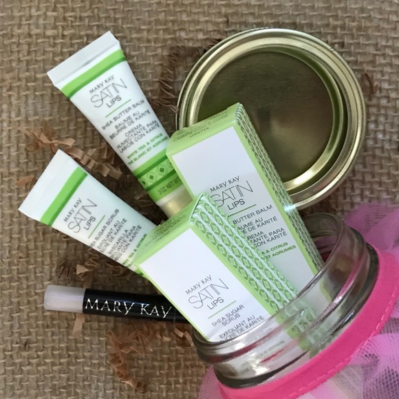 🎉HP🎉 Mary Kay Satin Lips TuTu Mason Jar Gift Set - Picture 3 of 5